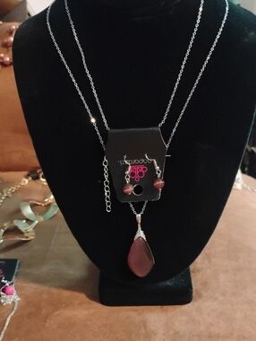 paparazzi Purple 💜 Teardrop Pendant Necklace with Matching Earrings